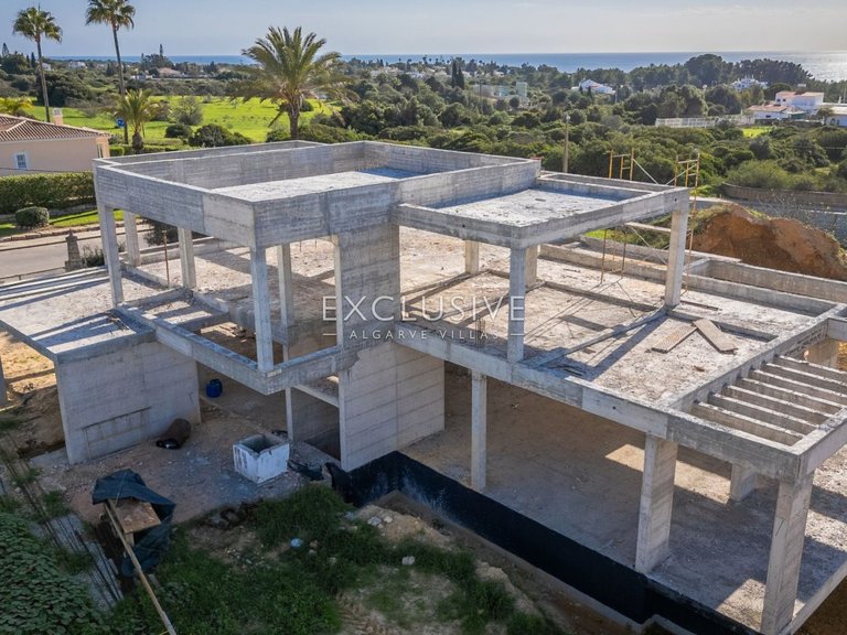 Villa for Sale in Carvoeiro, Algarve 5