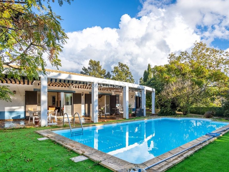 Villa for Sale in Carvoeiro, Algarve 5