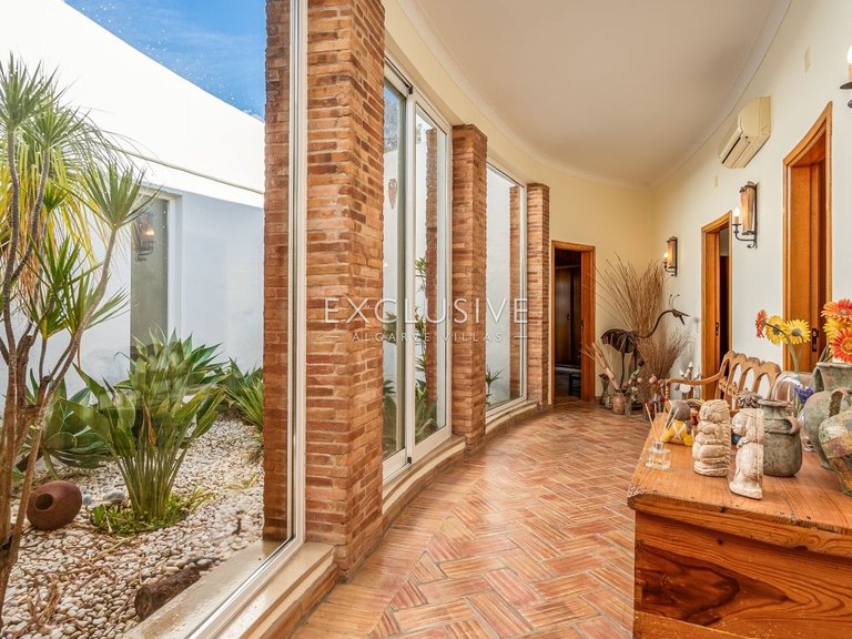 Villa for Sale in Carvoeiro, Algarve 12