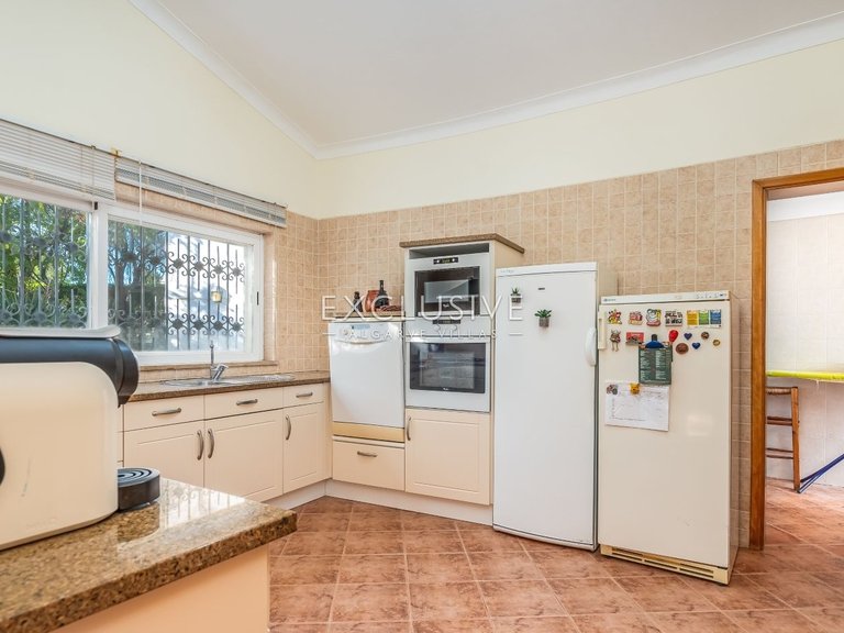 Villa for Sale in Carvoeiro, Algarve 20