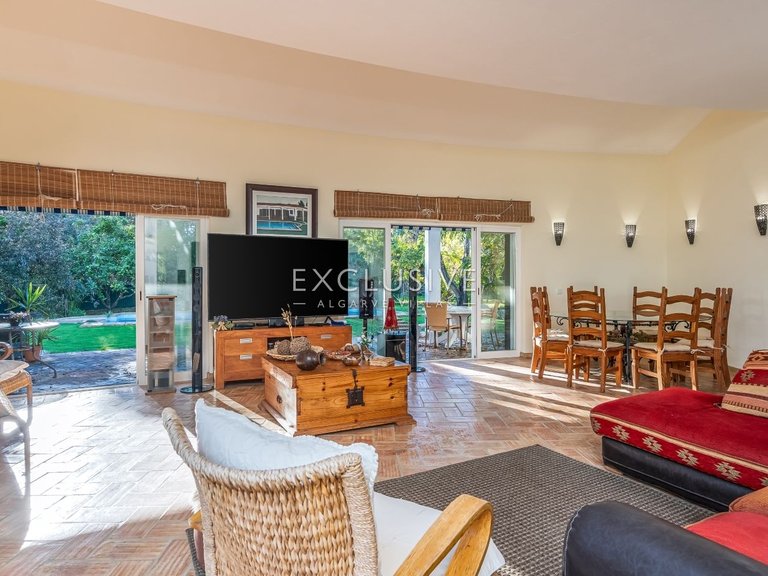 Villa for Sale in Carvoeiro, Algarve 22