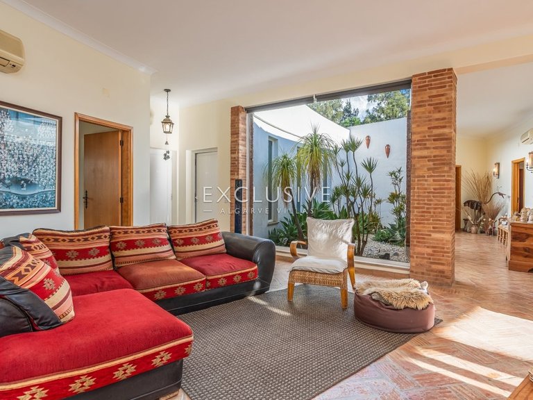 Villa for Sale in Carvoeiro, Algarve 24