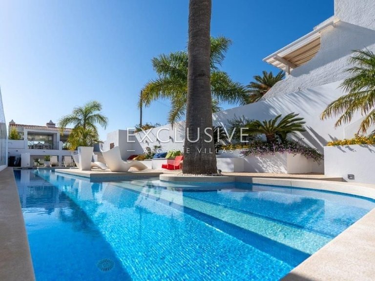 Villa for Sale in Praia Da Luz, Algarve 21