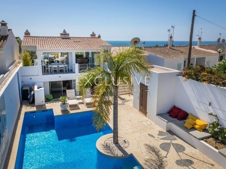 Villa for Sale in Praia Da Luz, Algarve 30