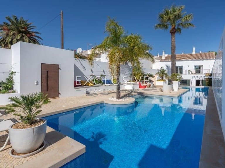 Villa for Sale in Praia Da Luz, Algarve 29