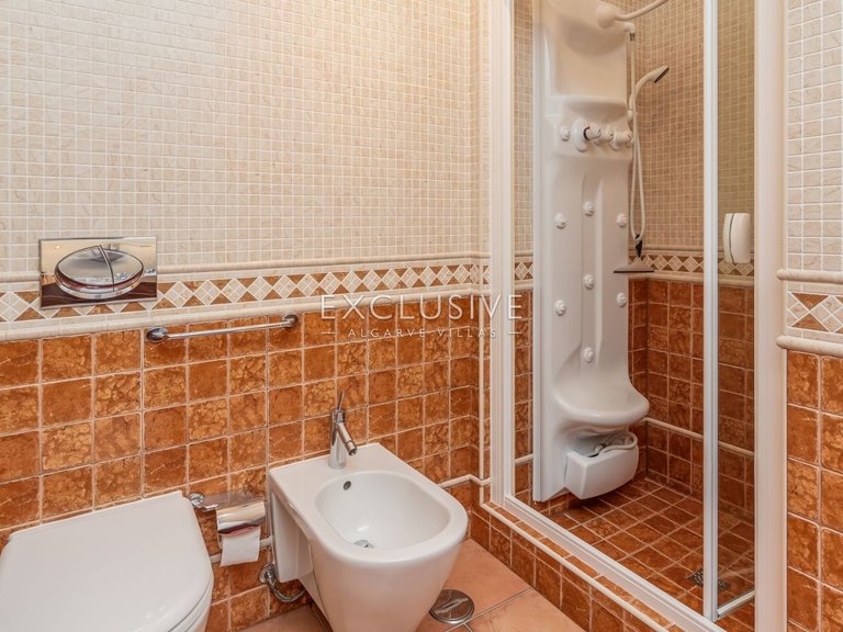 Villa for Sale in Praia Da Luz, Algarve 41