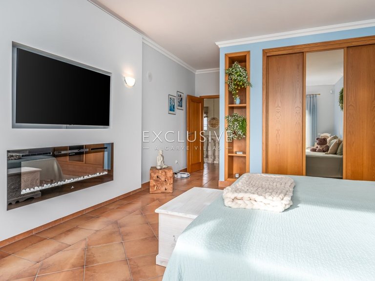 Villa for Sale in Praia Da Luz, Algarve 38