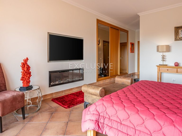 Villa for Sale in Praia Da Luz, Algarve 40