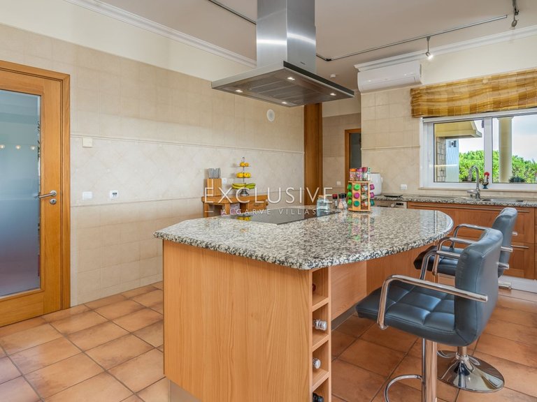 Villa for Sale in Praia Da Luz, Algarve 31