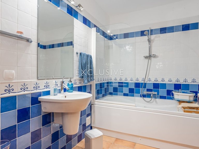 Villa for Sale in Praia Da Luz, Algarve 20