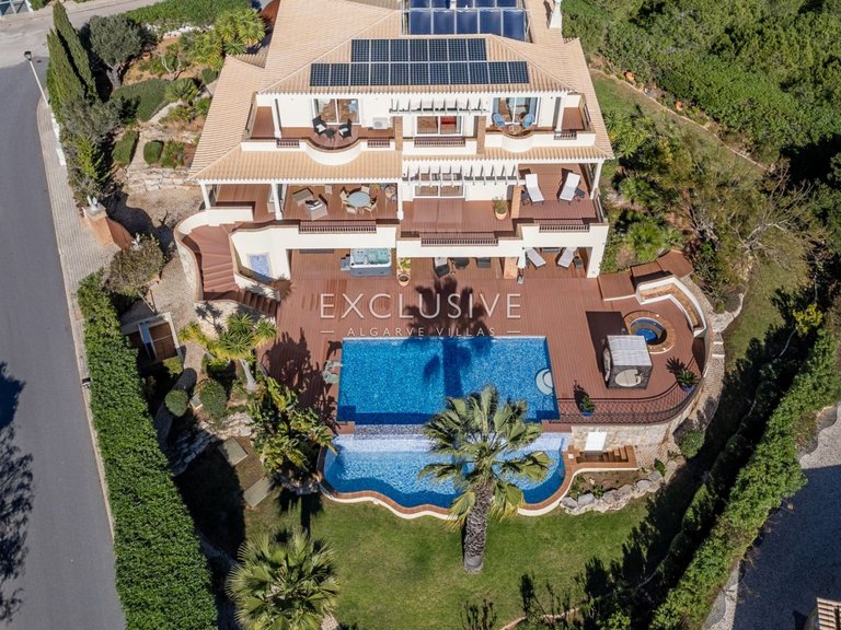Villa for Sale in Praia Da Luz, Algarve 26