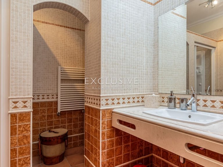 Villa for Sale in Praia Da Luz, Algarve 14