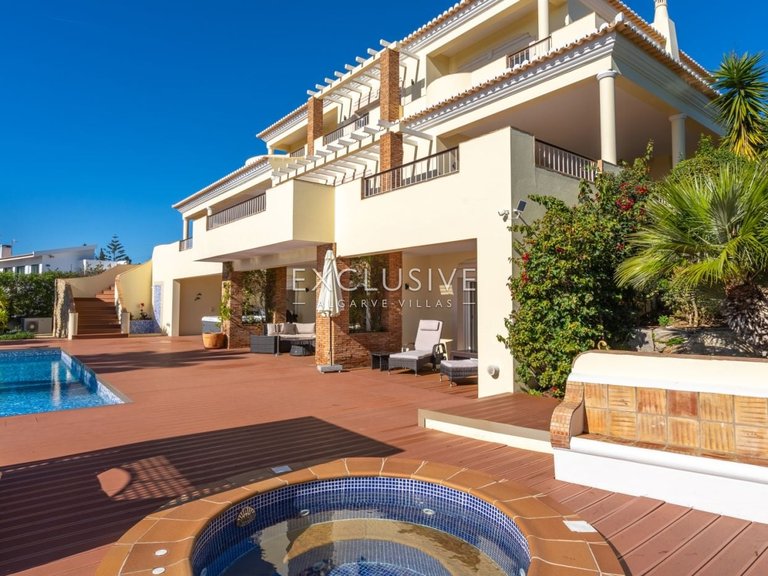 Villa for Sale in Praia Da Luz, Algarve 24