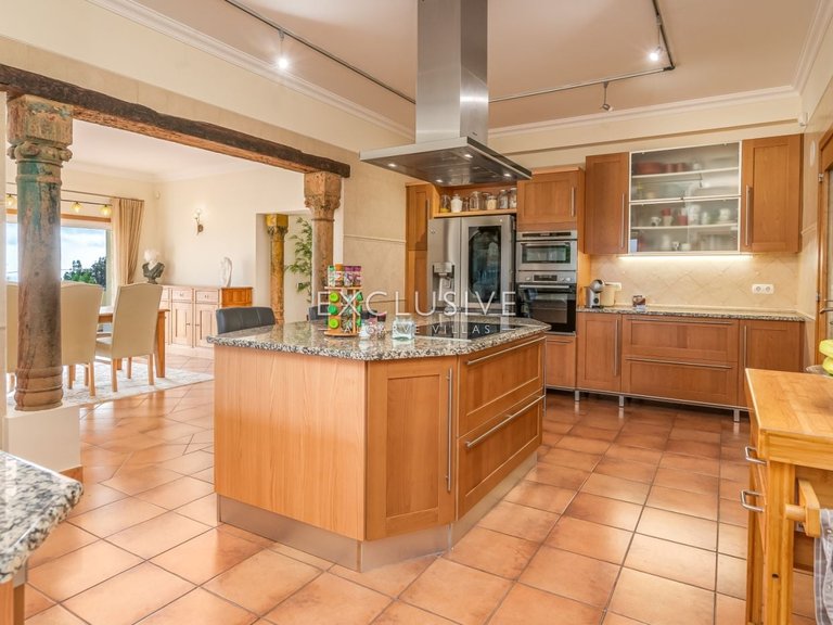 Villa for Sale in Praia Da Luz, Algarve 7