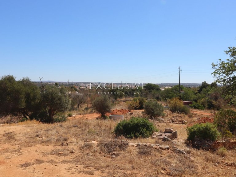 Villa for Sale in ArmaÇÃo De Pera, Algarve 16