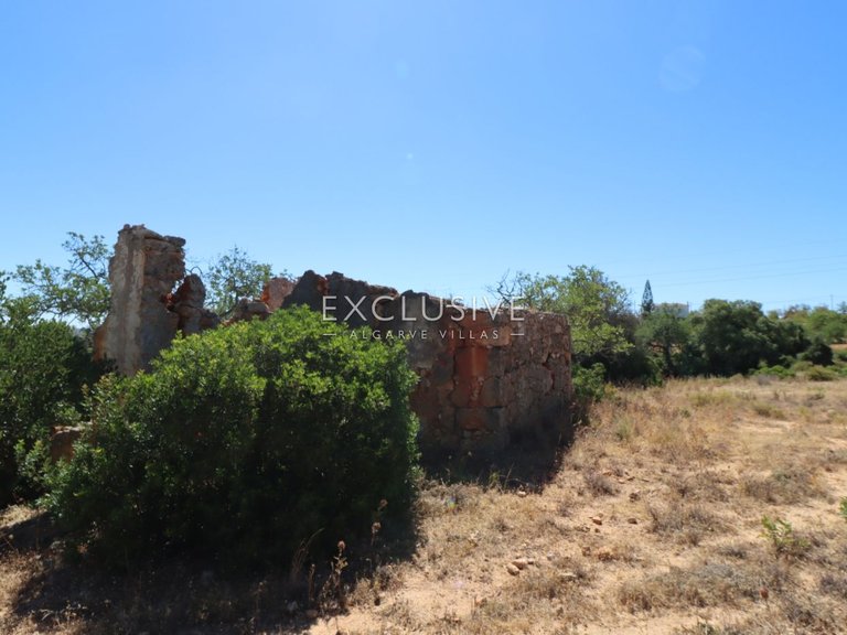 Villa for Sale in ArmaÇÃo De Pera, Algarve 19
