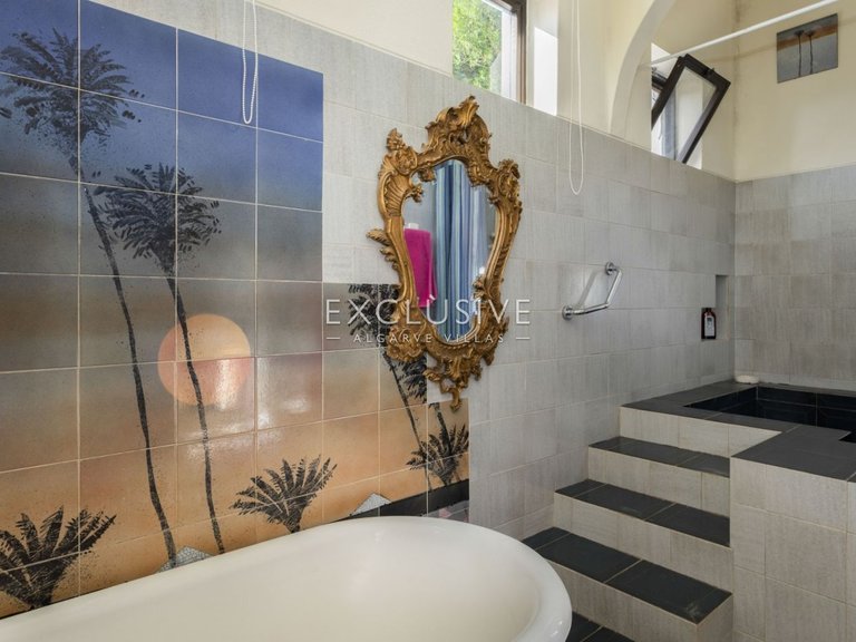 Villa for Sale in Carvoeiro, Algarve 15