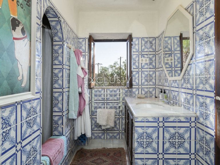 Villa for Sale in Carvoeiro, Algarve 16