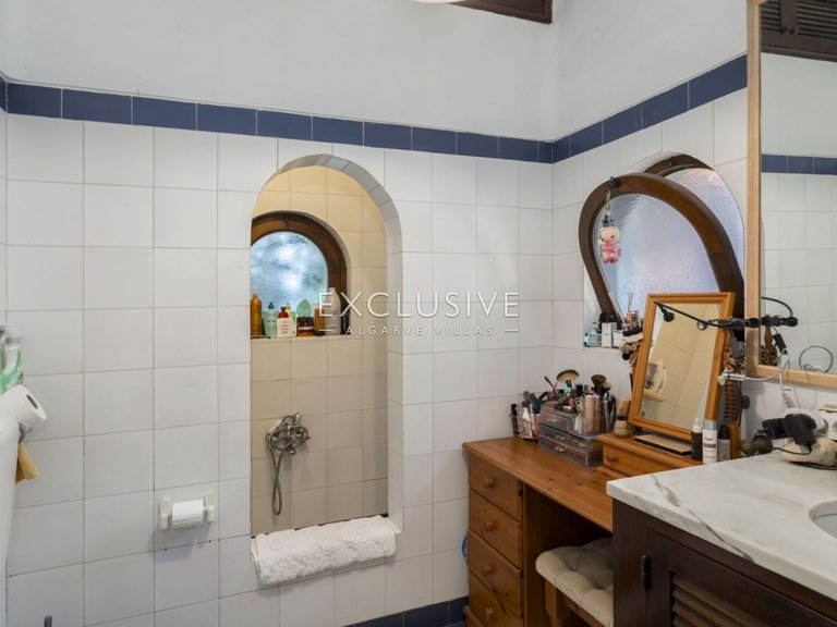 Villa for Sale in Carvoeiro, Algarve 14