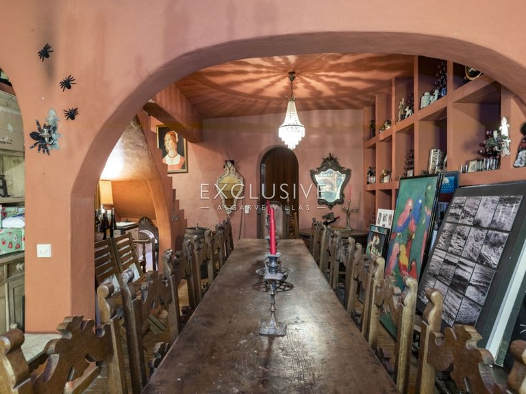 Villa for Sale in Carvoeiro, Algarve 13