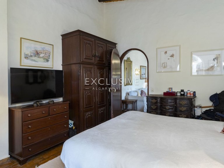 Villa for Sale in Carvoeiro, Algarve 20