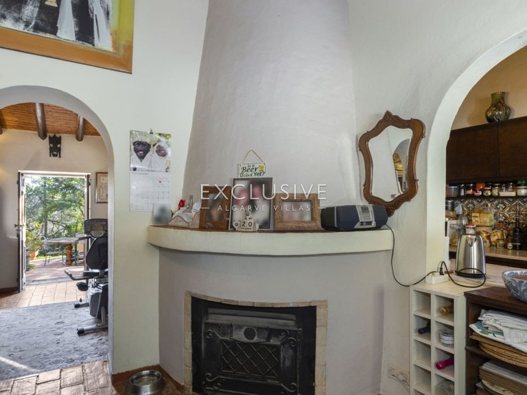 Villa for Sale in Carvoeiro, Algarve 11