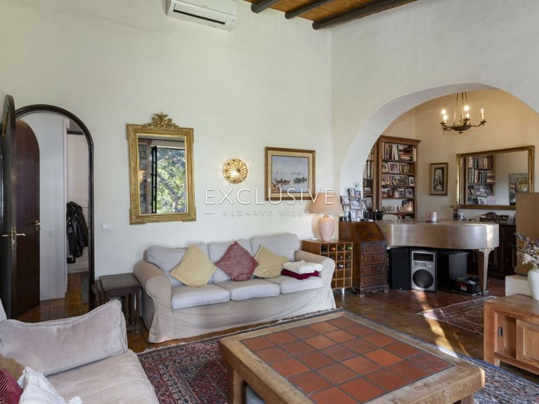 Villa for Sale in Carvoeiro, Algarve 6