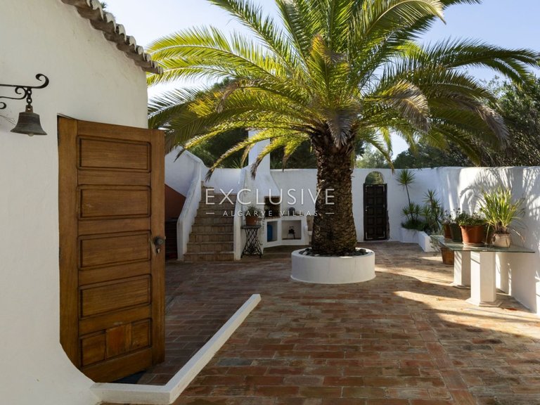 Villa for Sale in Carvoeiro, Algarve 27