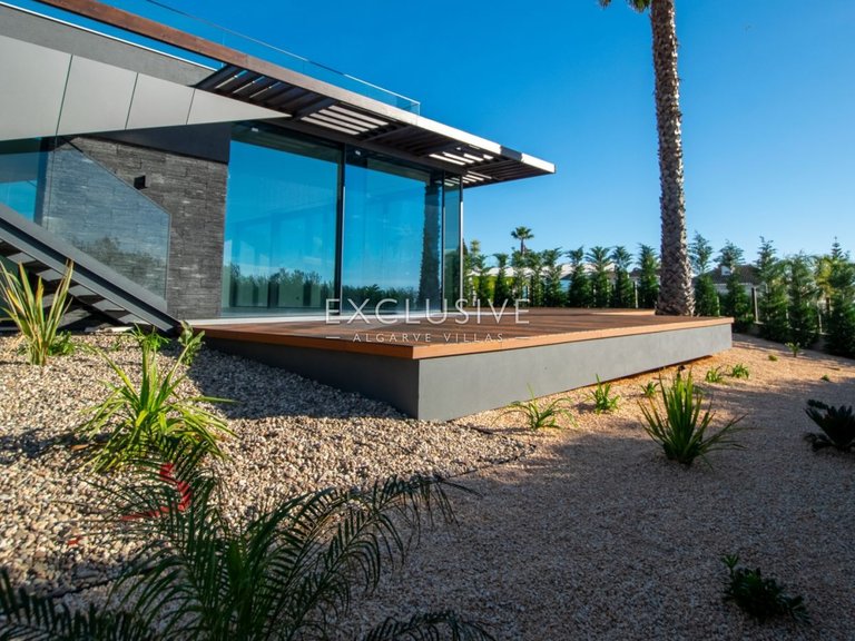 Villa for Sale in Carvoeiro, Algarve 11