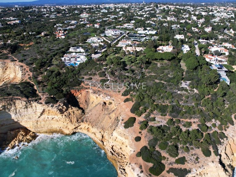 Villa for Sale in Carvoeiro, Algarve 31
