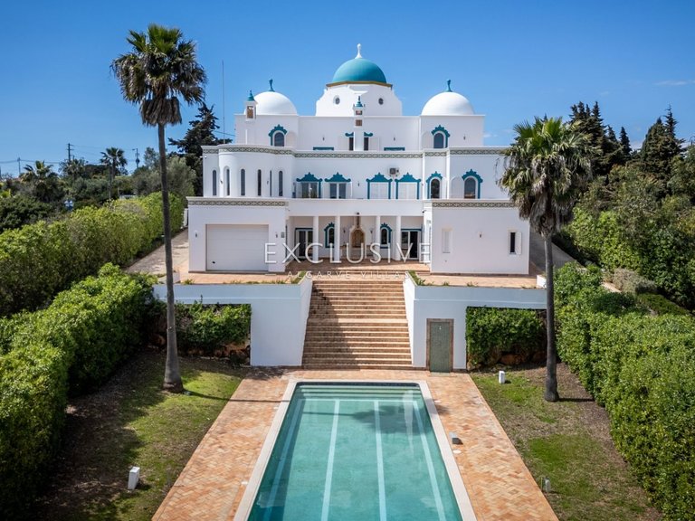 Villa for Sale in Carvoeiro, Algarve 25