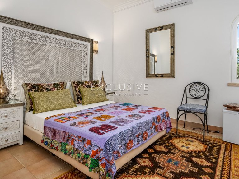Villa for Sale in Carvoeiro, Algarve 12