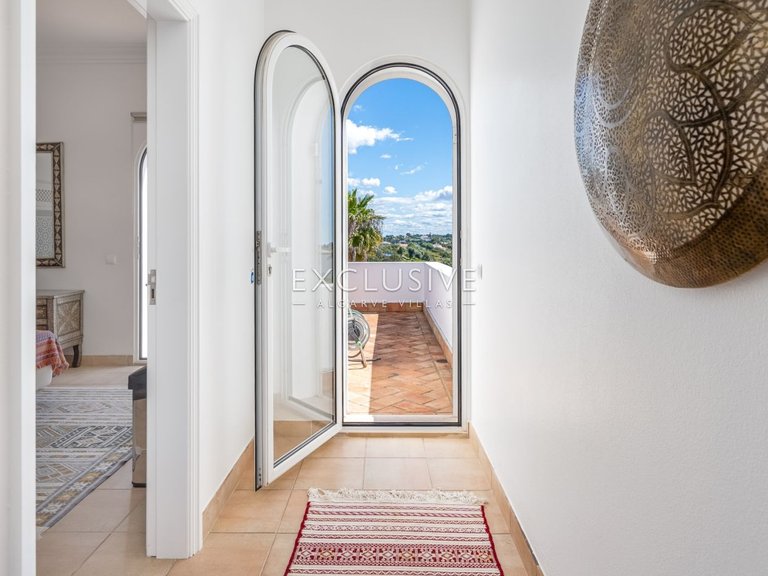Villa for Sale in Carvoeiro, Algarve 10