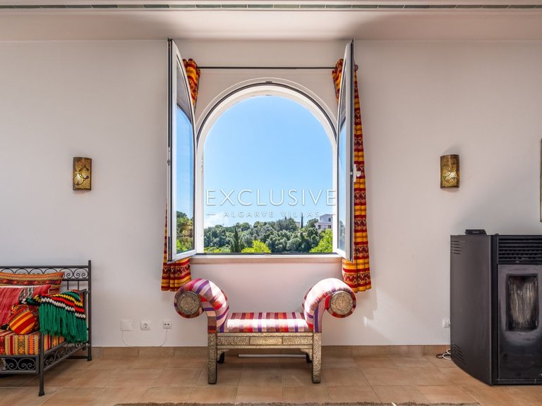 Villa for Sale in Carvoeiro, Algarve 6