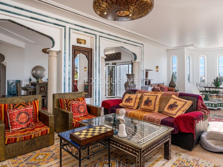 Villa for Sale in Carvoeiro, Algarve 7