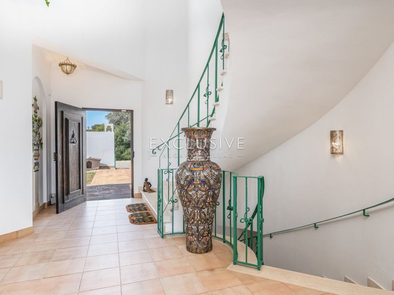 Villa for Sale in Carvoeiro, Algarve 4
