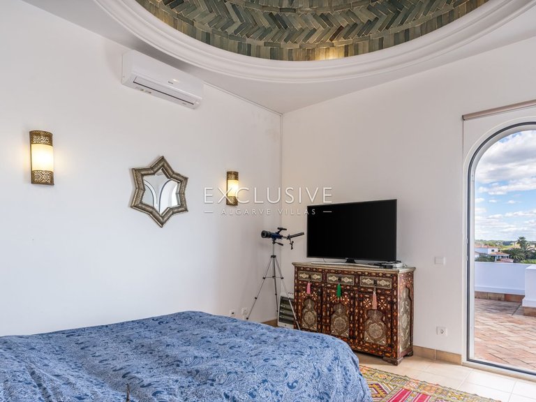 Villa for Sale in Carvoeiro, Algarve 15