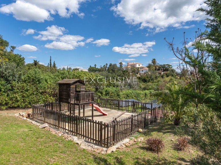 Villa for Sale in Carvoeiro, Algarve 23