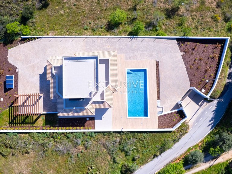 Villa for Sale in Carvoeiro, Algarve 3