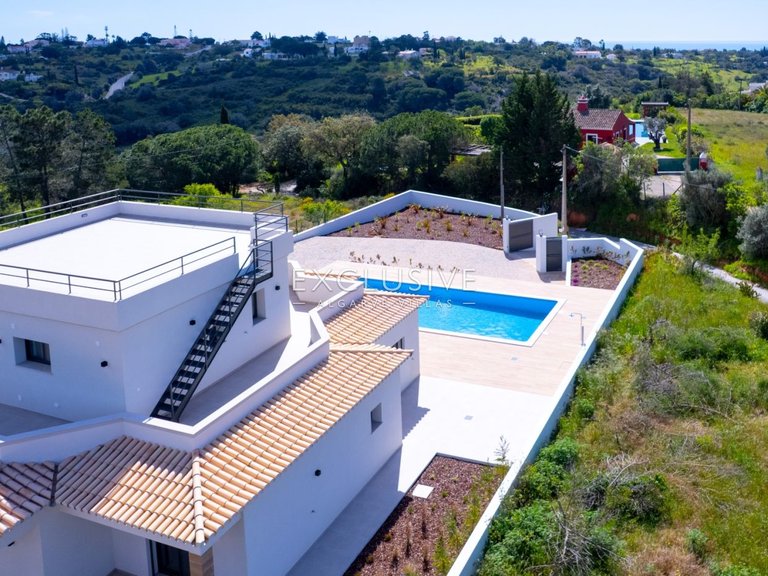 Villa for Sale in Carvoeiro, Algarve 18