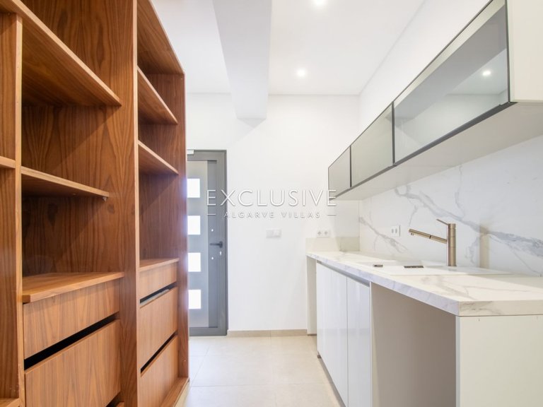 Villa for Sale in Carvoeiro, Algarve 7