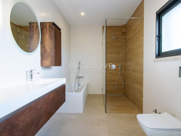 Villa for Sale in Carvoeiro, Algarve 13