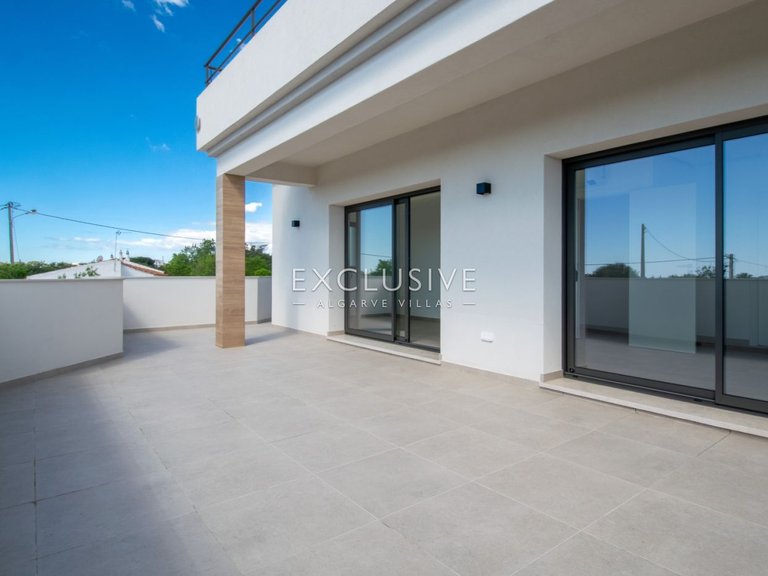 Villa for Sale in Carvoeiro, Algarve 14