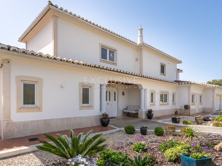 Villa for Sale in Carvoeiro, Algarve 44