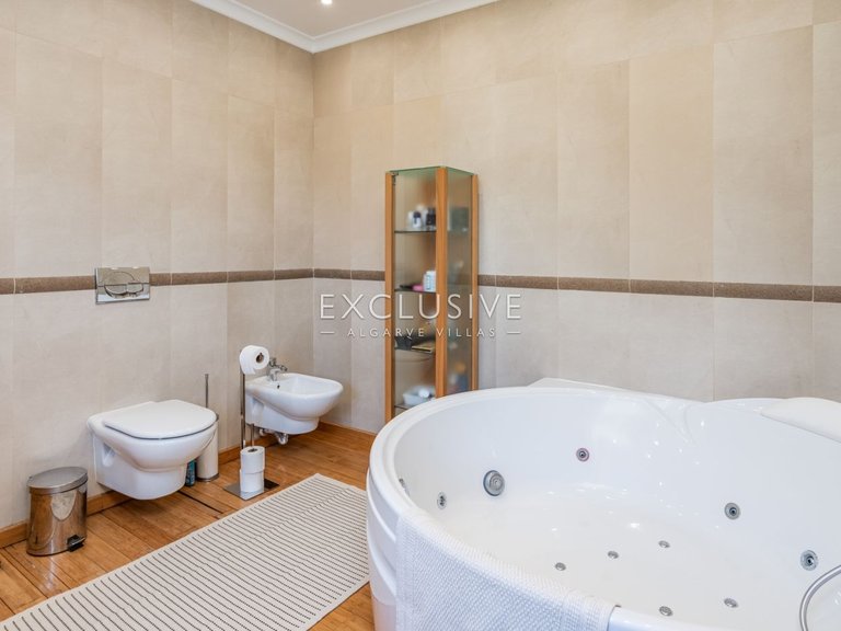 Villa for Sale in Carvoeiro, Algarve 26