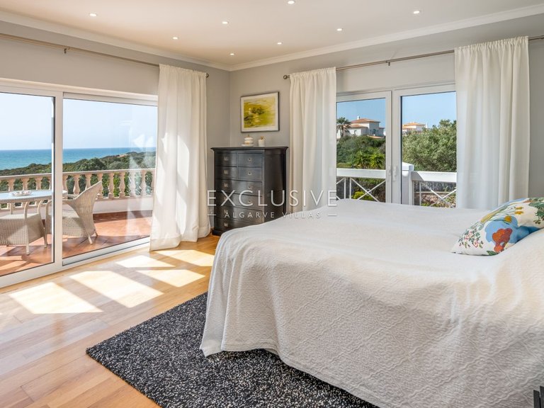 Villa for Sale in Carvoeiro, Algarve 21