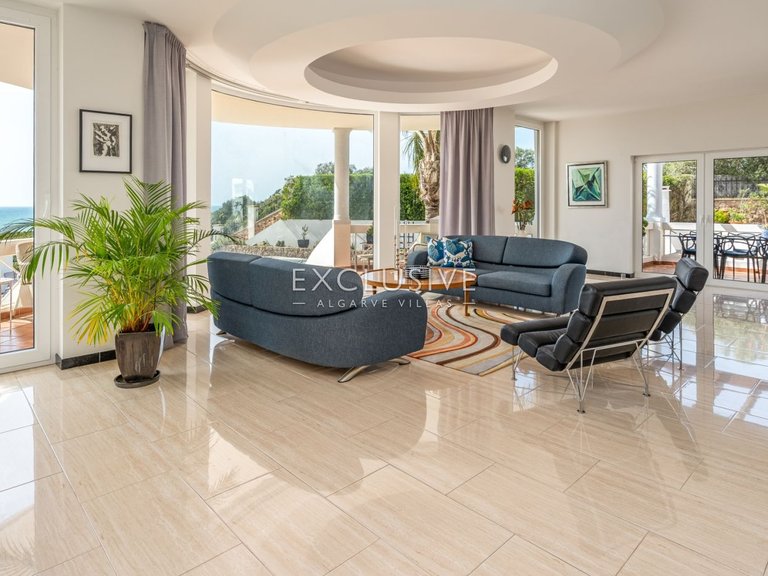 Villa for Sale in Carvoeiro, Algarve 7