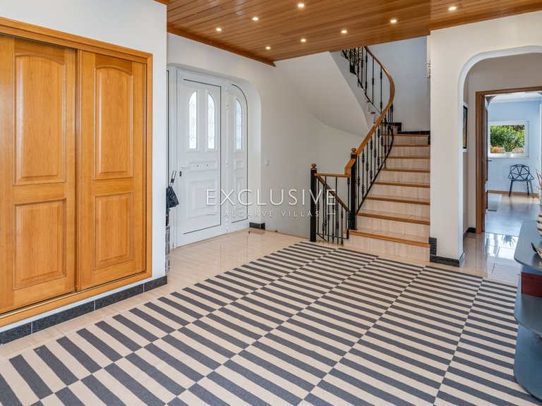 Villa for Sale in Carvoeiro, Algarve 18