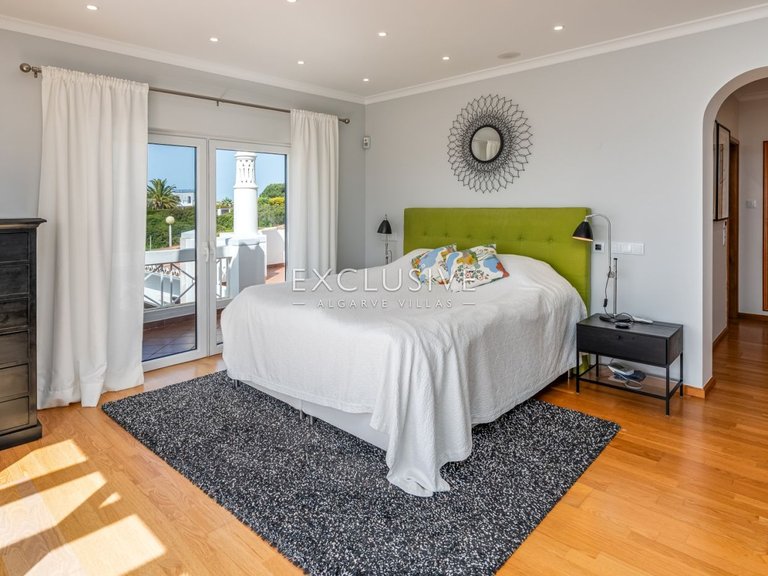 Villa for Sale in Carvoeiro, Algarve 20