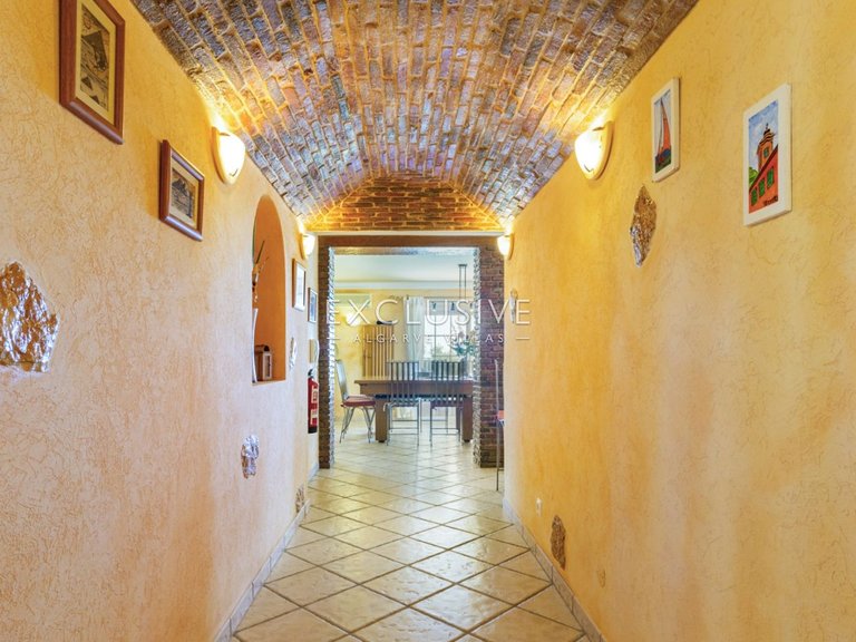 Villa for Sale in Carvoeiro, Algarve 25